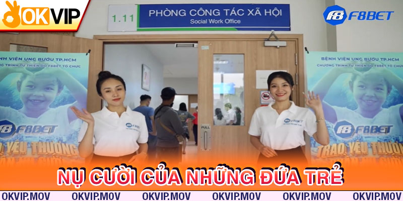 Các trẻ cảm thấy vui vẻ khi nhận quà từ chương trình